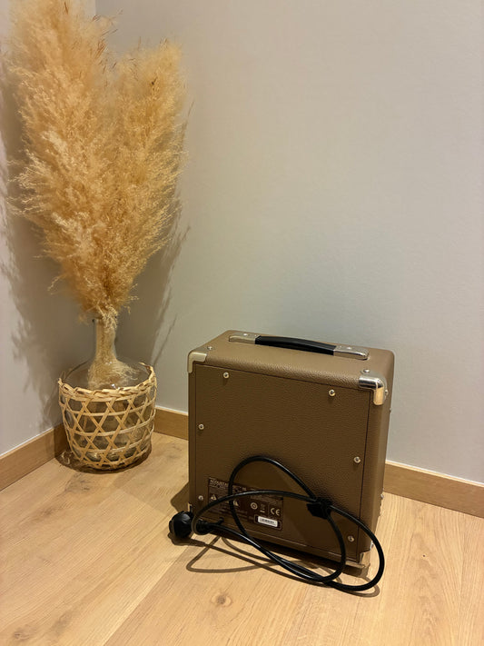 Fender Acoustasonic 15