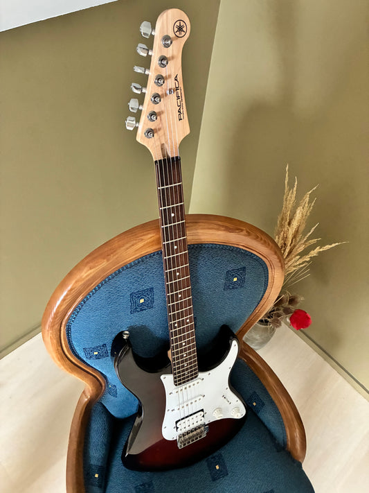 Yamaha Pacifica PAC112J