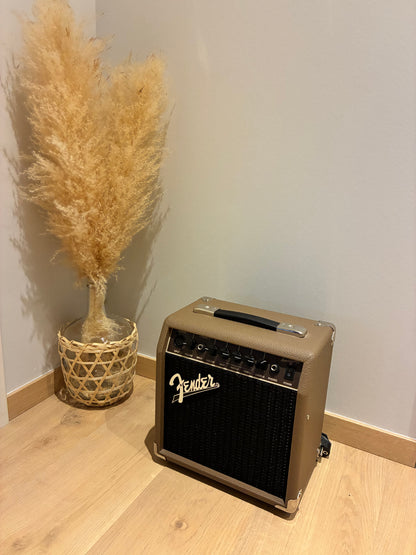 Fender Acoustasonic 15